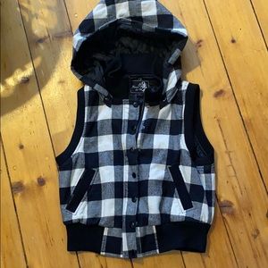 Forever21 black & white checkered hooded vest